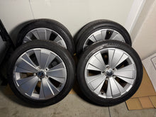 Load image into Gallery viewer, 18'' GENUINE VW BEETLE MK5 TWISTER ALLOY WHEELS TYRES ALLOYS 5C0601025J