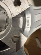 Load image into Gallery viewer, PORSCHE 911 996 Turbo twist II, 18 Inch 8J ET50, Alloy Wheels (2)