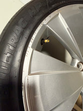 Load image into Gallery viewer, 18'' GENUINE VW BEETLE MK5 TWISTER ALLOY WHEELS TYRES ALLOYS 5C0601025J