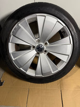 Load image into Gallery viewer, 18'' GENUINE VW BEETLE MK5 TWISTER ALLOY WHEELS TYRES ALLOYS 5C0601025J