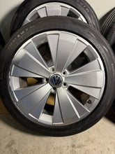 Load image into Gallery viewer, 18'' GENUINE VW BEETLE MK5 TWISTER ALLOY WHEELS TYRES ALLOYS 5C0601025J
