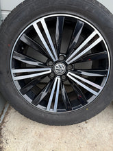 Load image into Gallery viewer, VOLKSWAGEN TIGUAN 18” ALLOY WHEELS WITH TYRES 5NA601025C x4 5x112