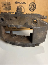 Load image into Gallery viewer, Porsche Boxster 986 987 Rear Brake Calipers 996352422 996352421 Vw Conversion